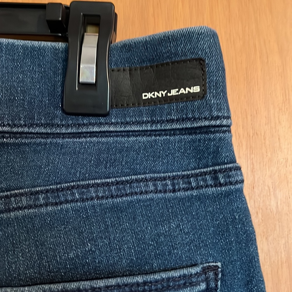 Shorts - Picture 3 of 4